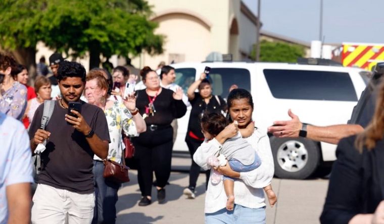 tiroteo Texas El tiroteo finalmente dejó nueve muertos en el centro comercial texano. Foto: TDMP.