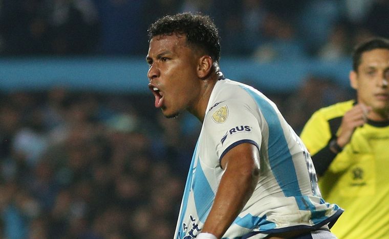 Se cumplen tres semanas de la lesión de Roger Martínez: ¿llega a Racing-Boca? Foto: Noticias Argentinas