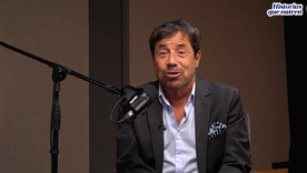 El diseñador Ricky Sarkany habló de sus nietos en la entrevista junto a Luli Fernández. 