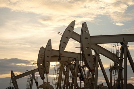 La tensión entre Estados Unidos, Israel e Irán vuelve a poner al petróleo en el centro de la escena financiera. La tensión entre Estados Unidos, Israel e Irán vuelve a poner al petróleo en el centro de la escena financiera.