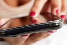 El sexting es el envío voluntario de fotos, videos, audios y mensajes, de carácter erótico, sensual y sexual, a través de cualquier medio tecnológico Foto: Shutterstock