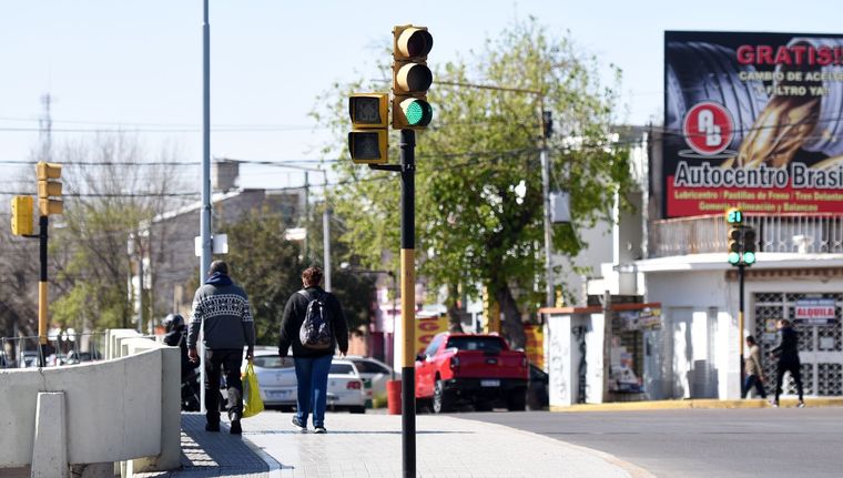 La opción de los semáforos en onda verde para mejorar la movilidad urbana. Foto: Archivo MDZ