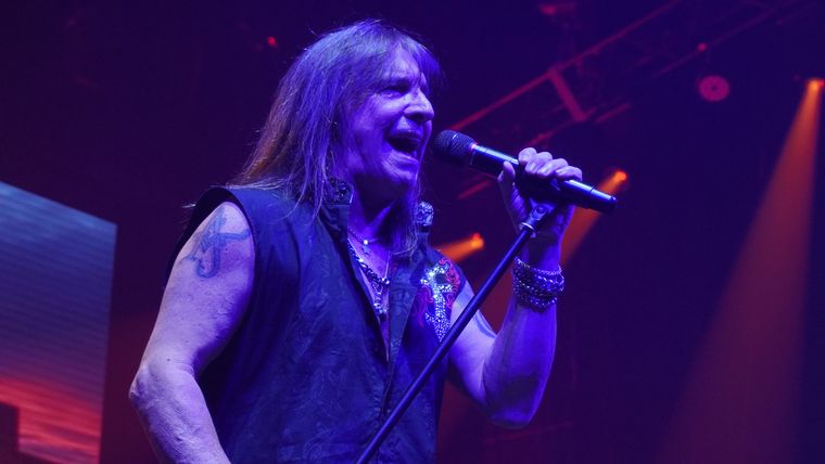 Rata Blanca hizo vibrar a los mendocinos con la más pura energía del rock. Rata Blanca hizo vibrar a los mendocinos con la más pura energía del rock.