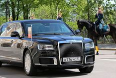 Cómo es La Bestia de Vladimir Putin, la nueva limusina del presidente de Rusia que visitó el extranjero por primera vez