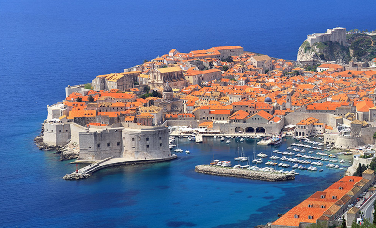 Hay muchas rutas baratas y rápidas que te permiten conectar Qatar con distintos países de Europa.. Foto: TravelDrafts