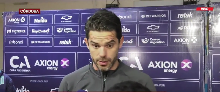 Gago y un fuerte intercambio con un periodista tras la eliminación de Racing por Copa Argentina