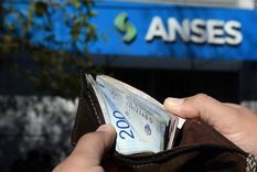 Reiteramos el pedido de renuncia de los tres principales responsables de esta debacle económica Foto: Foto: mdzol - archivo