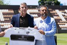 El presidente de Platense, recientemente sancionado, junto a Martín Palermo, exentrenador del Calamar. Foto: @caplatense