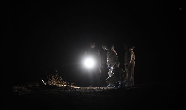 Peritos de la Policía Científica desarrollaron los primeros análisis sobre los restos. Peritos de la Policía Científica desarrollaron los primeros análisis sobre los restos. 