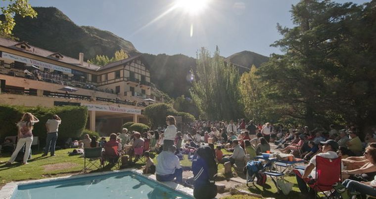 Una postal de la soleada tarde mendocina durante el concierto en Villavicencio. Foto: Gentileza Marcelo Fernández