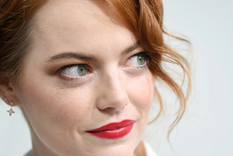 Emma Stone es un emblema del cabello cobrizo Foto: Sheknows.com https://www.sheknows.com/wp-content/uploads/2018/09/bjx4ep58wfx015htukpy.jpeg