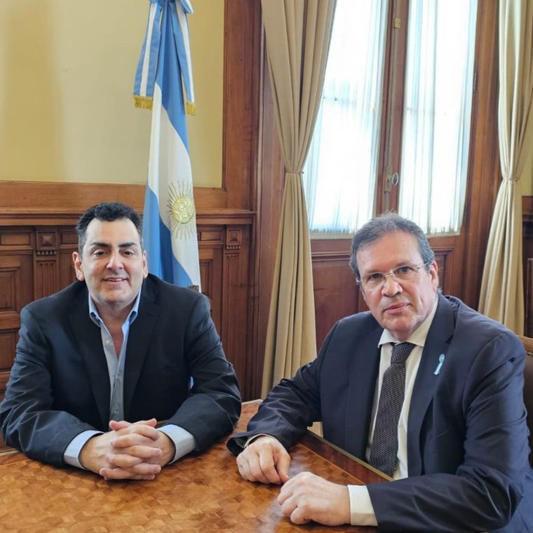  Leonardo Cifelli y Tristán Bauer Foto: Instagram @leocifelli