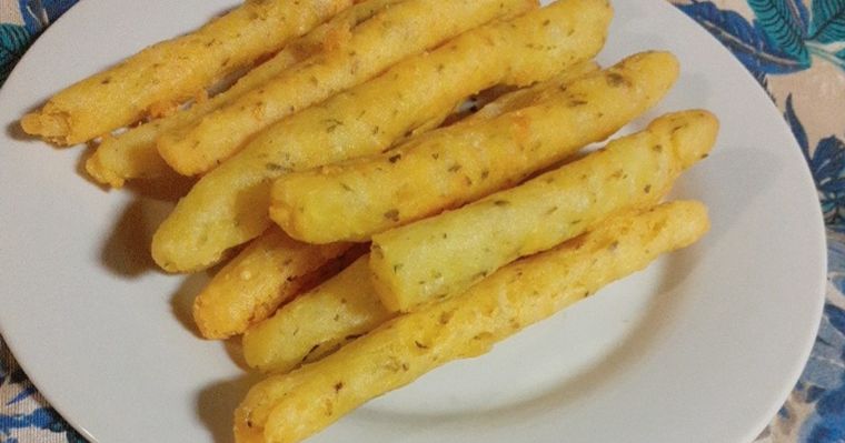 Una receta fácil para hacer bastones de papa. Una receta fácil para hacer bastones de papa.
