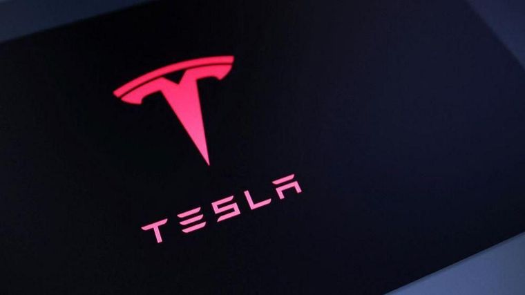 Tesla sostuvo que el conductor, George McGee, tuvo la culpa, pero el tribunal no lo vio así.