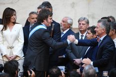 Otros tiempos. Milei y Macri se saludan durante la asunción del libertario Foto: Noticias Argentinas