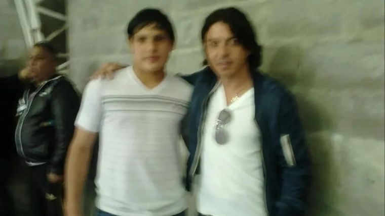 La foto que se viralizó de Salas junto a Marcelo Gallardo sería de cuando estuvo en Argentinos Juniors. La foto que se viralizó de Salas junto a Marcelo Gallardo sería de cuando estuvo en Argentinos Juniors.
