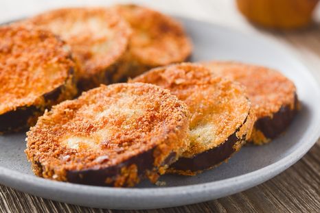 Receta de milanesas de berenjenas: crujientes por fuera, tiernas por dentro. Receta de milanesas de berenjenas: crujientes por fuera, tiernas por dentro.