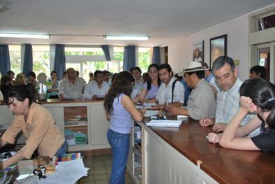 MDZol | Momento en que renunciaba el Gabinete completo de Salgado. Foto: Gentileza de Julio de Santa Rosa