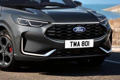 MDZol | Esta versión del Ford Kuga incluye de serie llantas de aleación negras de 20 pulgadas y molduras delanteras, marcos de los espejos retrovisores y el techo en negro.