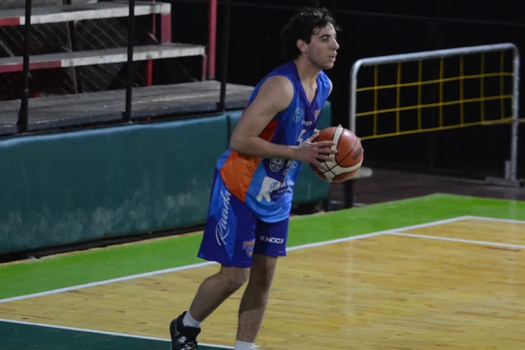 El clausura de básquet masculino se puso en marcha. Foto: Salto Inicial / Andrés Arequipa