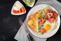 Aprendé esta receta de tostadas francesas versión salada. Foto: Freepik