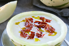 La receta puede adaptarse fácilmente usando otros embutidos si no se dispone de jamón.