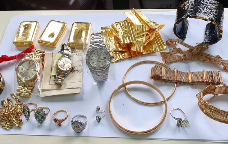 Contrabando de oro, joyas y dólares Foto: NA