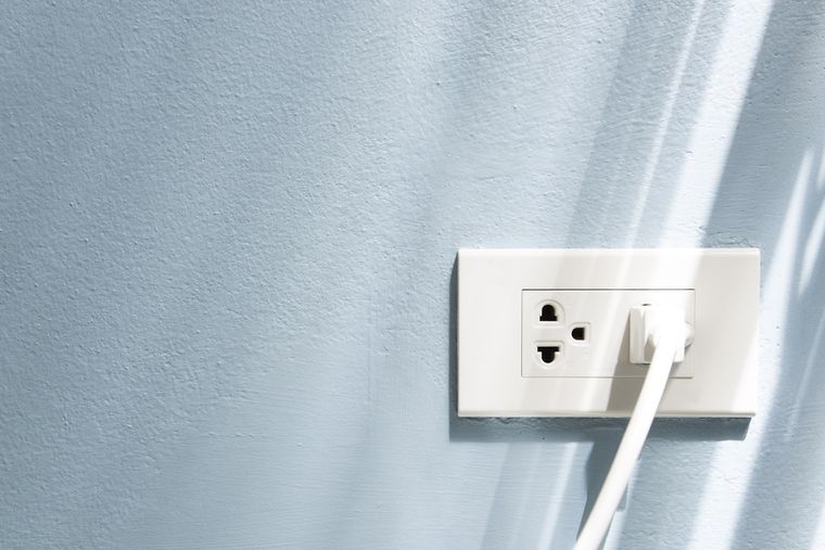 los riesgos de no apagar el TV antes de desconectarlo Foto: SHUTTERSTOCK