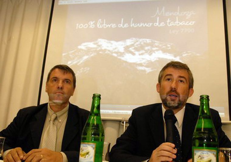 Saracco destacó que en algunos centros comerciales ya no se permite fumar. Foto: Ivana Gonzalez/ MDZ