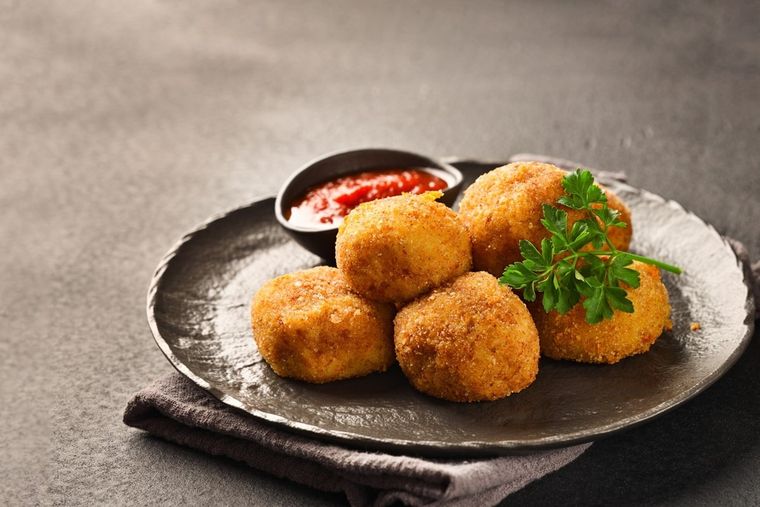 Prepara de manera fácil estas deliciosas croquetas de atún y papa. Foto: Shutterstock