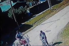 video: ladrones a caballo lo golpearon y le robaron la bicicleta