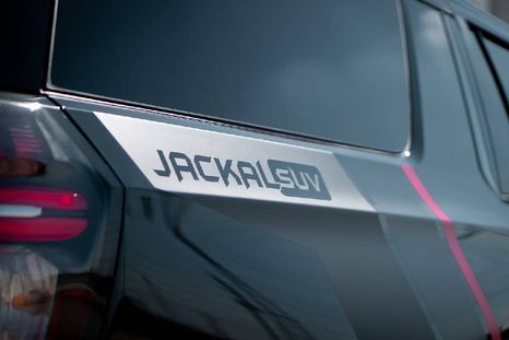 Chevrolet Suburban Jackal PaxPower