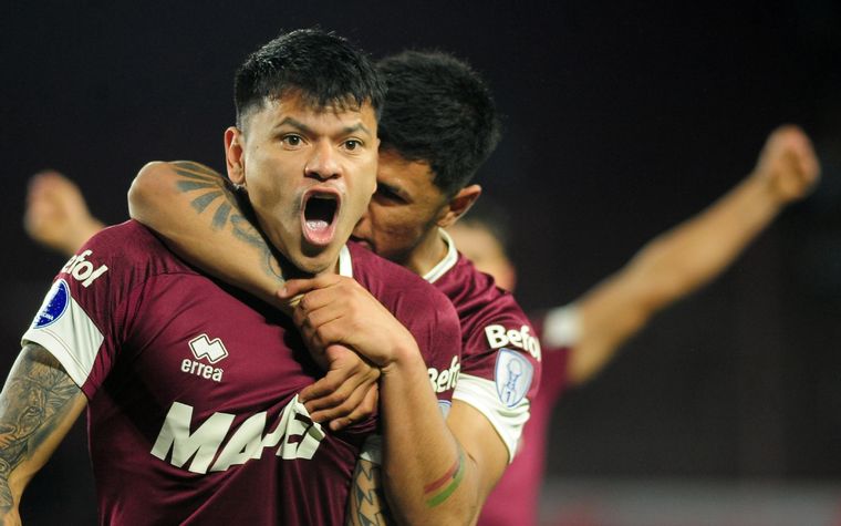 Walter Bou, una de los goleadores de Lanús. Foto: FotoBaires