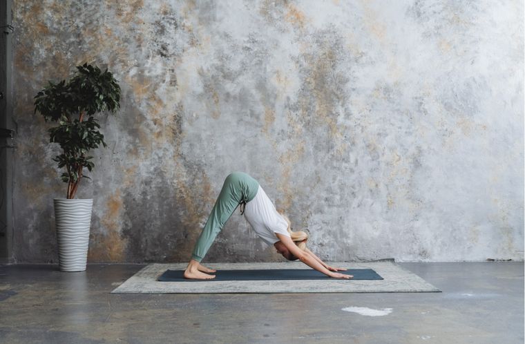 Yoga Ejercicios para la espalda Foto: Shutterstock