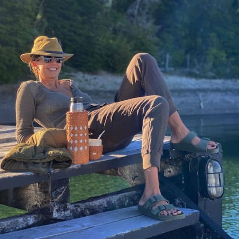 Juliana Awada y Andrea Frigerio combinan las mismas prendas pero a ti ¿quién te gusta más cómo las luce? Foto: Marie Claire