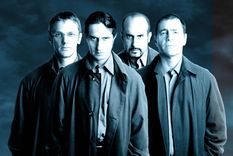 Uno de los posters de promoción de Los Simuladores.