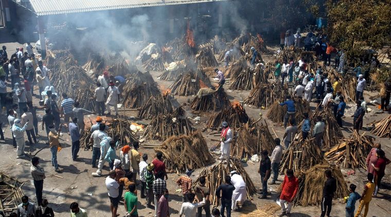 Piras masivas en la India. Foto: AlJazeera.