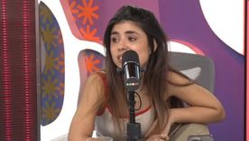 Cami Mayan en el set de Luzu TV, el momento en que se quebró al recordar su vida en Inglaterra. / Captura Cami Mayan en el set de Luzu TV, el momento en que se quebró al recordar su vida en Inglaterra. / Captura