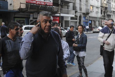 Claudio “Chiqui” Tapia encabezará el encuentro clave con la Comisión Directiva de San Lorenzo. Claudio “Chiqui” Tapia encabezará el encuentro clave con la Comisión Directiva de San Lorenzo.