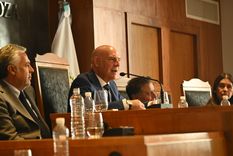 El presidente de la Suprema Corte, Dalmiro Garay; junto al gobernador Alfredo Cornejo.&nbsp;