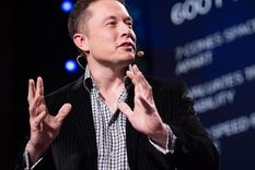 Elon Musk planea vender su Optimus en 2025. Foto: Archivo