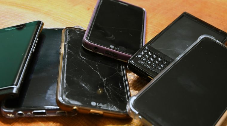 Revisá apps y accesorios; si persiste, copia de seguridad y restablecimiento de fábrica. Revisá apps y accesorios; si persiste, copia de seguridad y restablecimiento de fábrica.