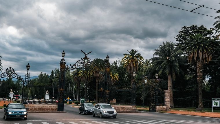 El sábado tendrá una máxima de 15 ° y cielo parcialmente nublado en el Gran Mendoza.