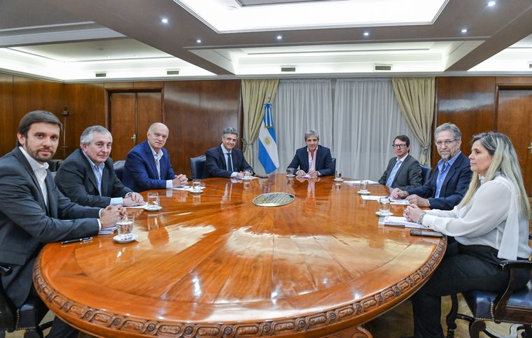 Reunión El ministro de Economía, Luis Caputo, recibió al Jefe de Gobierno, Jorge Macri y a funcionarios porteños. Foto: Ministerio de Economía