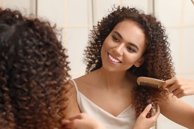 MDZol | Ten en cuenta estos consejos para tener tus rizos definidos. Foto: Shutterstock