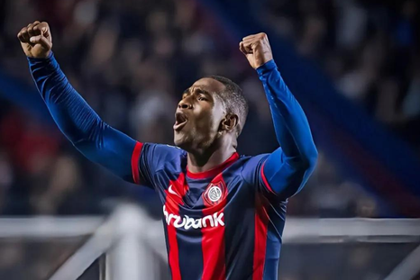 Jhohan Romaña fue fulminado por un dirigente de San Lorenzo. Jhohan Romaña fue fulminado por un dirigente de San Lorenzo.