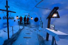 Una capilla dentro de la cueva de hielo. Foto: Gentileza/ Cristian Nuñez