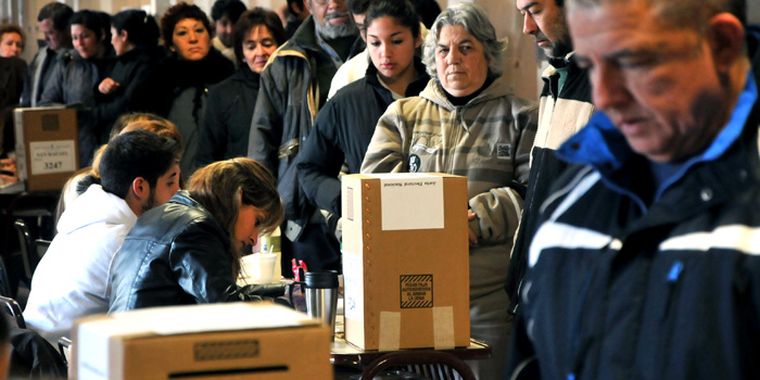 La Escuela Normal, a primera hora de esta mañana. Foto: Agustín Mauricio/Mediamza.com