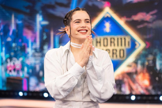 Rosalía habla de su vestido de novia para su boda con Rauw Alejandro Rosalía tiene tres discos de estudio Los Ámgeles, El mal querer y Motomami. Foto: Instagram @elhormiguero