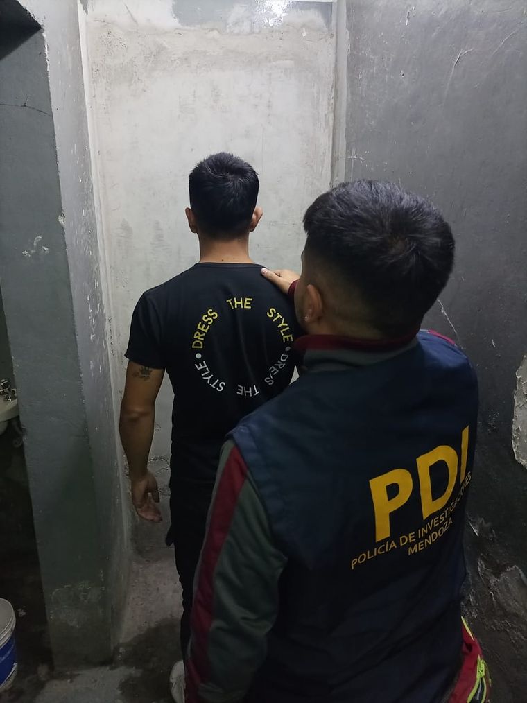 Así fueron detenidos los tres sospechosos Foto: Prensa Seguridad